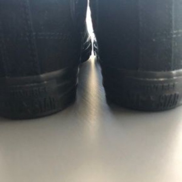 SOLD Converse | High Top Sneakers size 6 - Picture 6 of 7